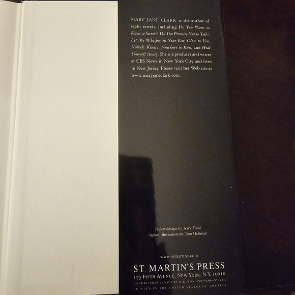 Dancing in the Dark by Mary Jane Clark, Key New Thriller Series Book 8 - Picture 8 of 10